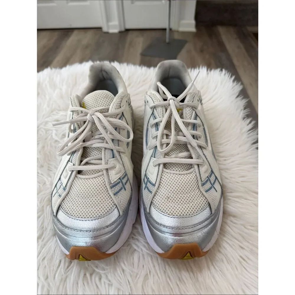 Under Armour Unisex Cream and Silver Men's Sneakers Size M 10.W 11.5